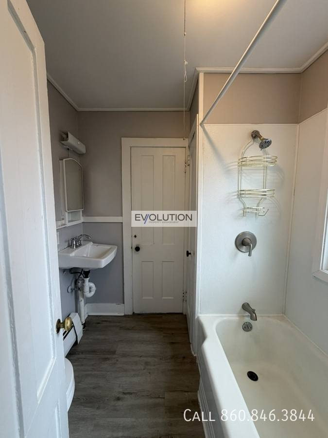 Apartment for rent at 46 Maple St #1, Plainville, CT 06062