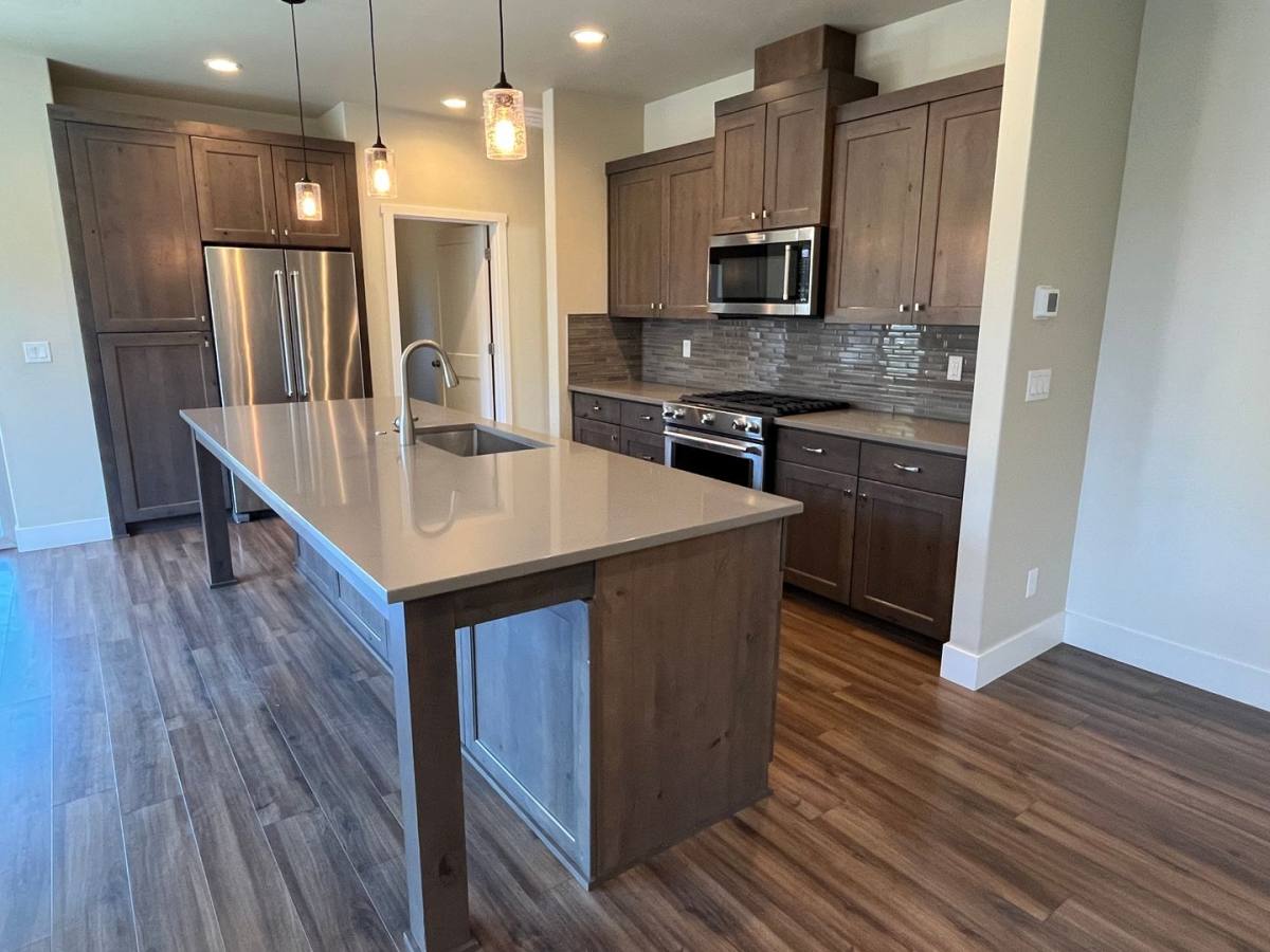 House for rent at 63136 NW Via Cambria, Bend, OR 97703