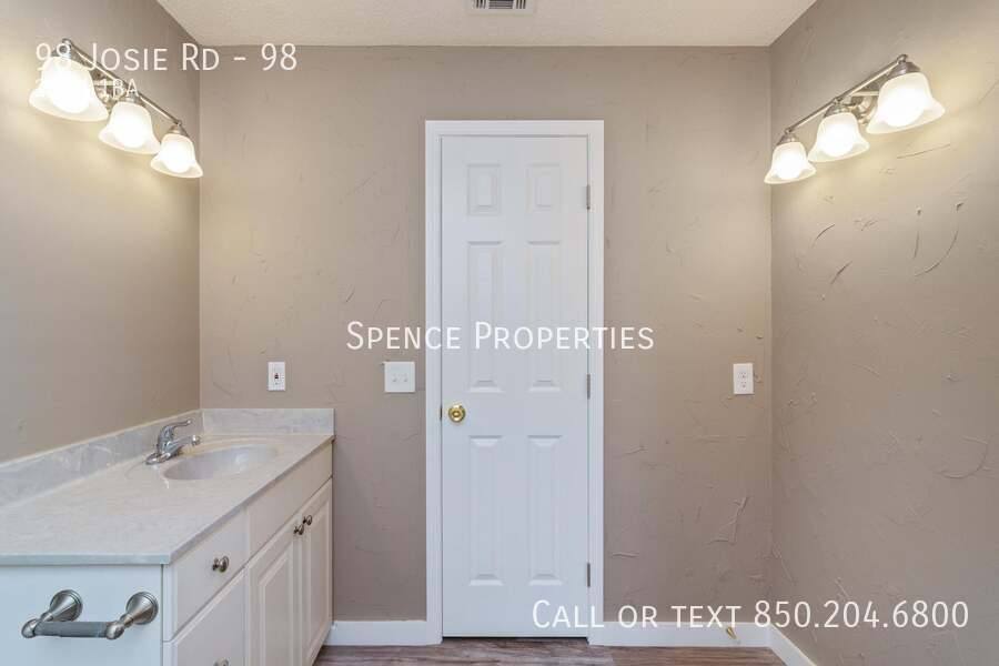 Apartment for rent at 98 Josie Rd #98, Mary Esther, FL 32569
