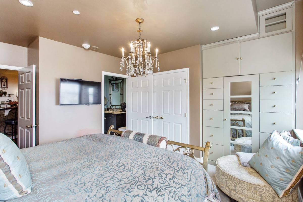Apartment for rent at 1600 Arch St, Philadelphia, PA 19103
