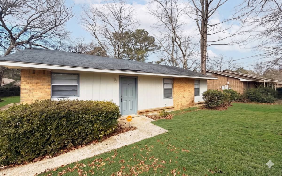 House for rent at 6265 Wares Ferry Rd, Montgomery, AL 36117