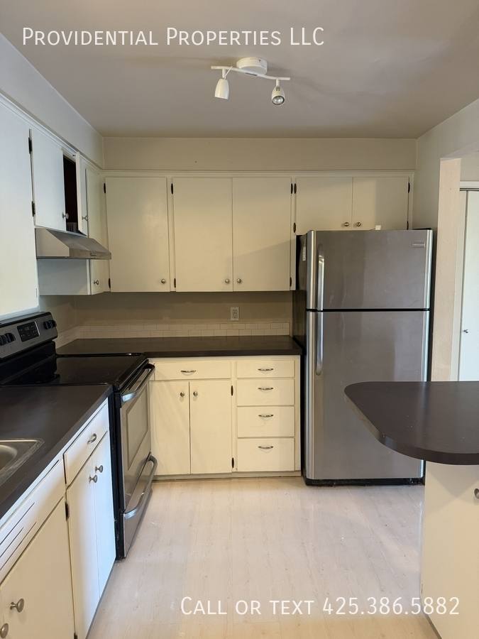 Apartment for rent at 2509 61st St SE #2, Everett, WA 98203