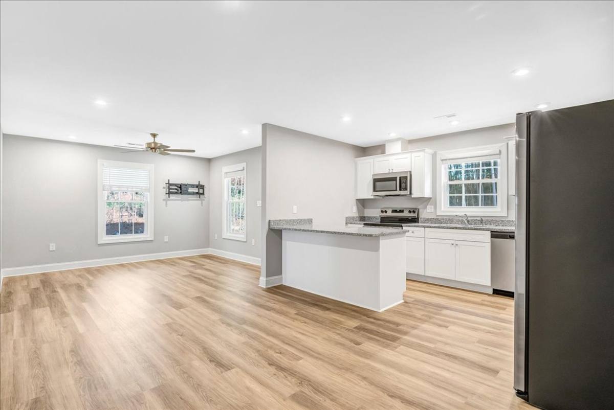Townhouse for rent at 32 W Third Ave, Alberta, VA 23821