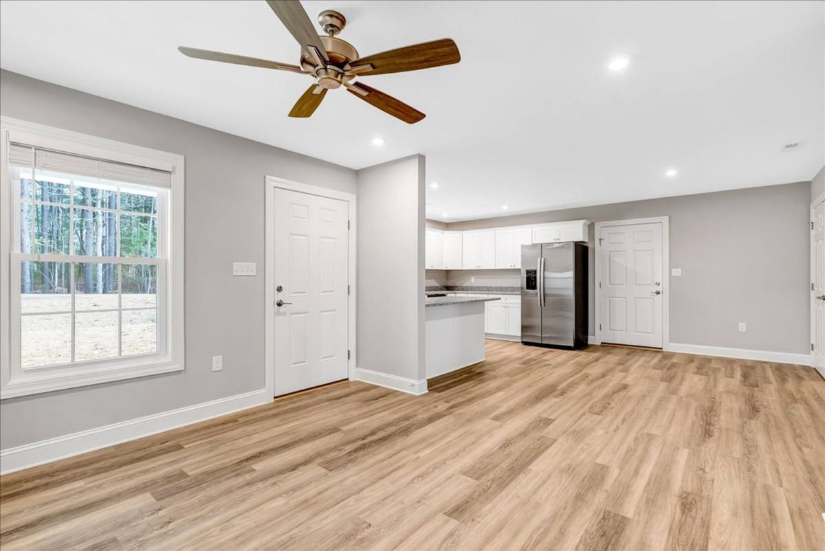 Townhouse for rent at 32 W Third Ave, Alberta, VA 23821