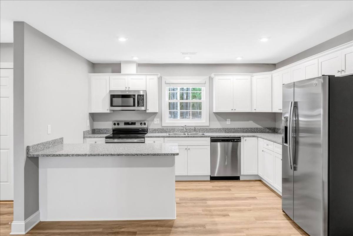 Townhouse for rent at 32 W Third Ave, Alberta, VA 23821