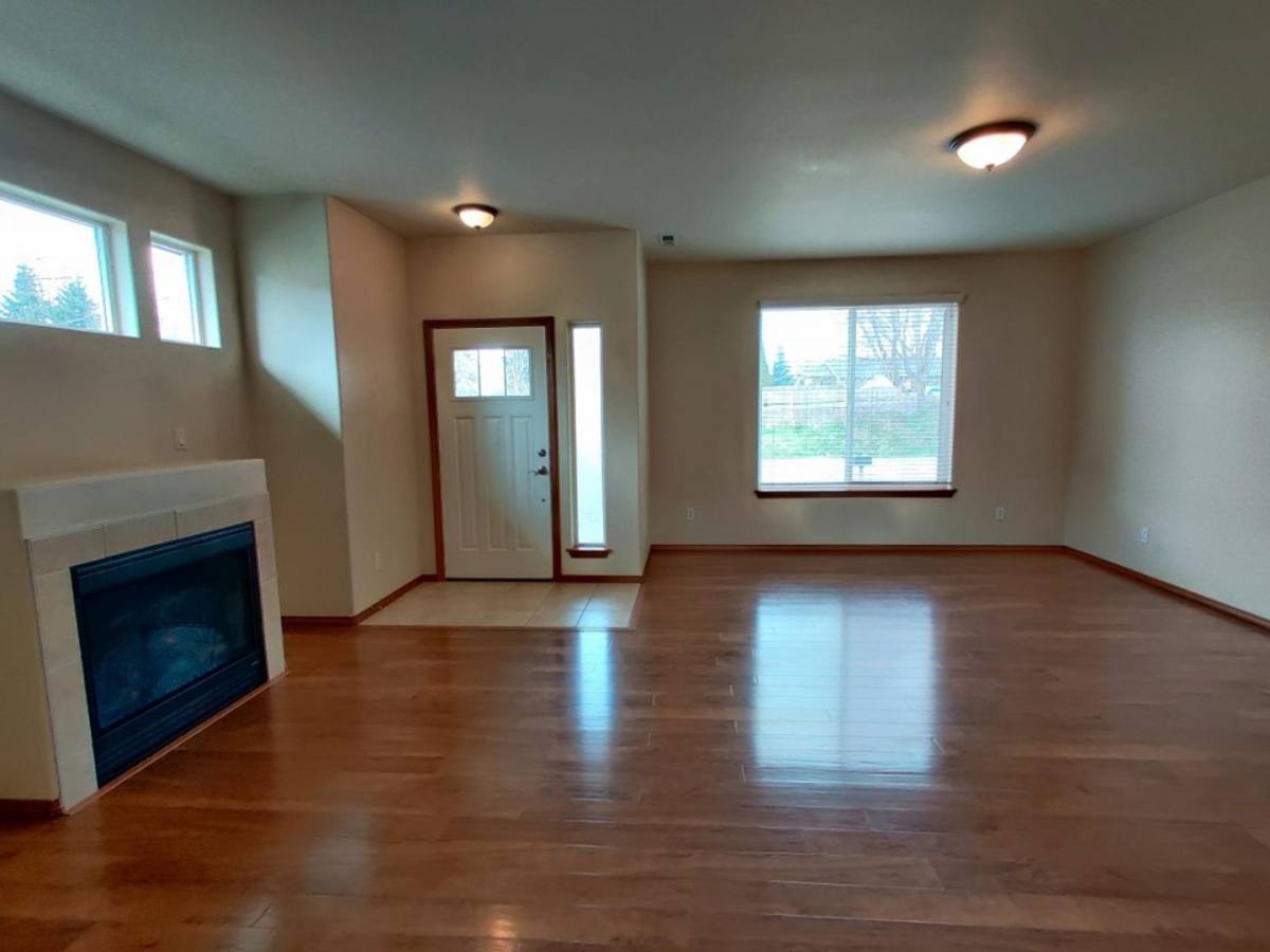 Townhouse for rent at 515-B Ferry St SW, Olympia, WA 98512