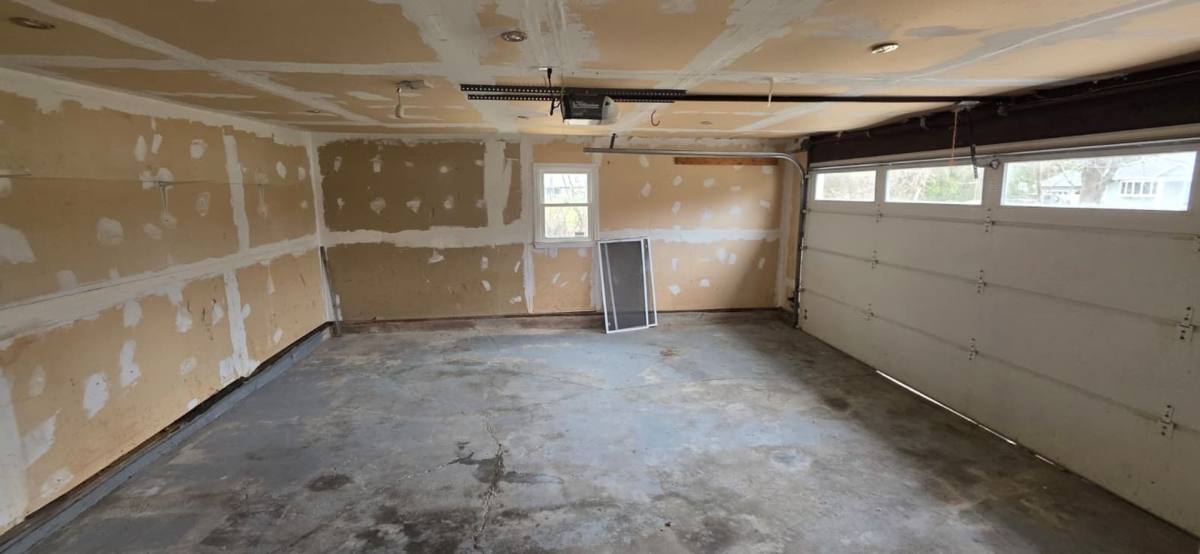House for rent at 20 Woodmere Dr, Trumbull, CT 06611