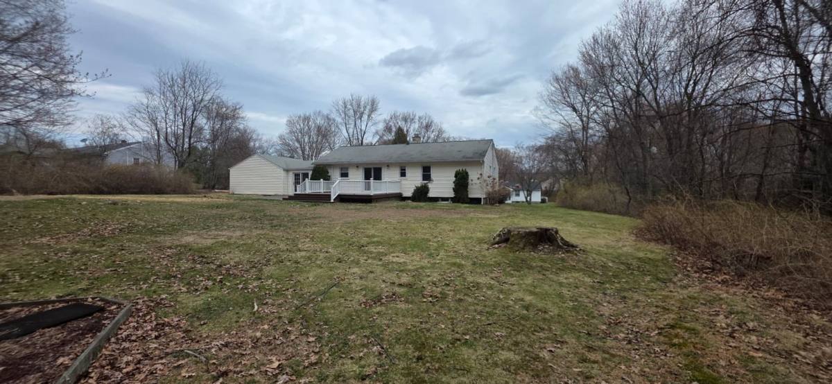 House for rent at 20 Woodmere Dr, Trumbull, CT 06611