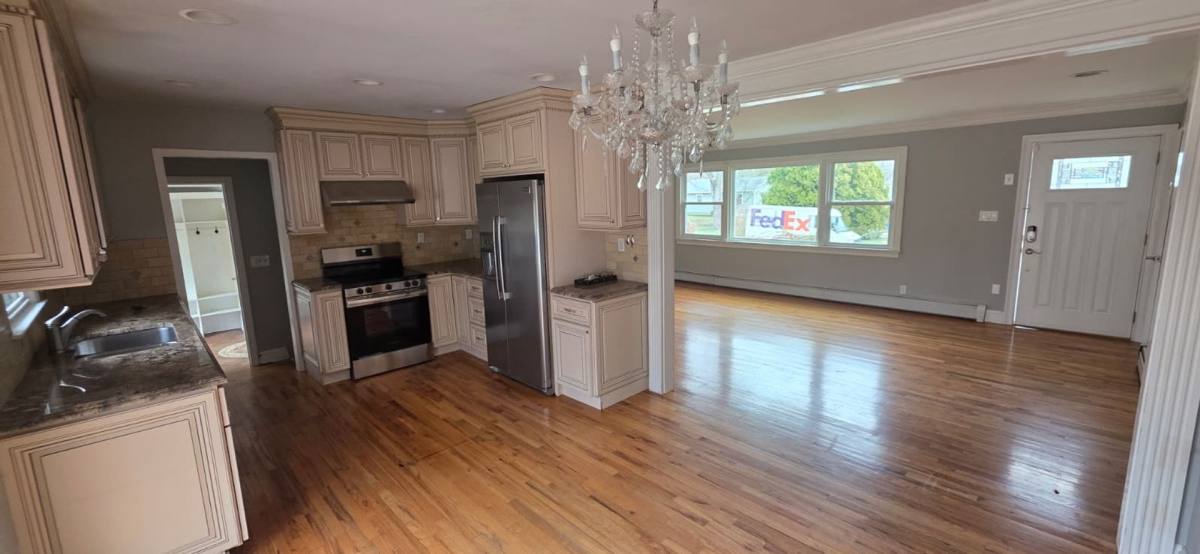 House for rent at 20 Woodmere Dr, Trumbull, CT 06611