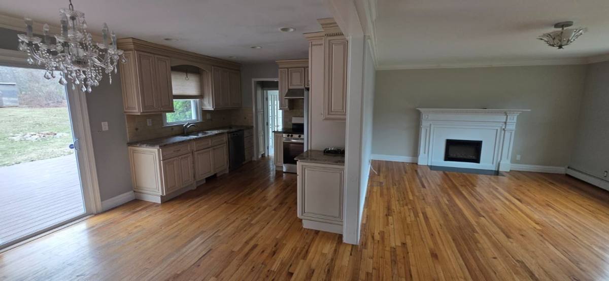 House for rent at 20 Woodmere Dr, Trumbull, CT 06611
