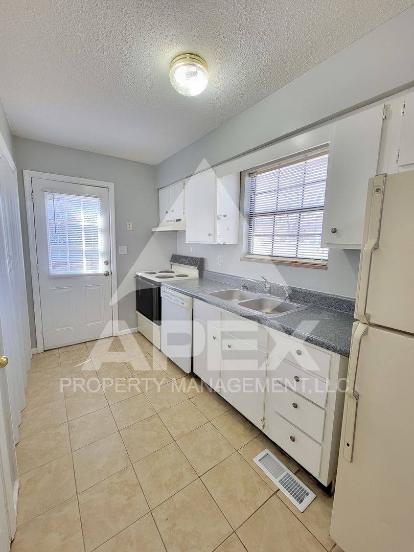 House for rent at 2028 Woodrow Dr, Knoxville, TN 37918