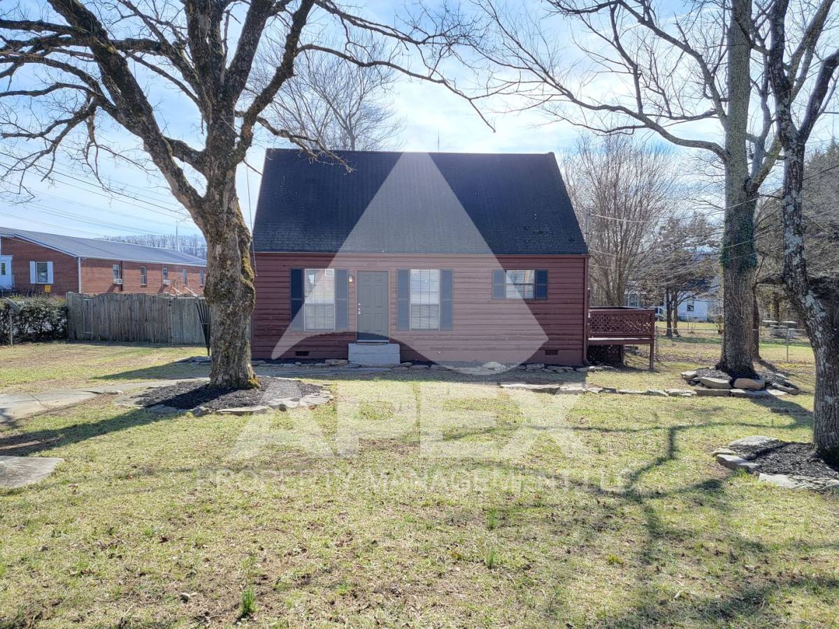 House for rent at 2028 Woodrow Dr, Knoxville, TN 37918