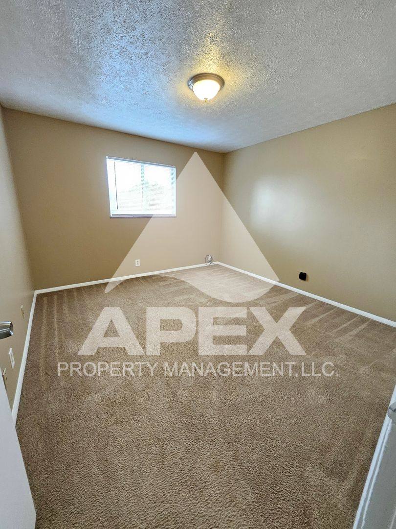 Apartment for rent at 1221 W Parkway Ave, Knoxville, TN 37912