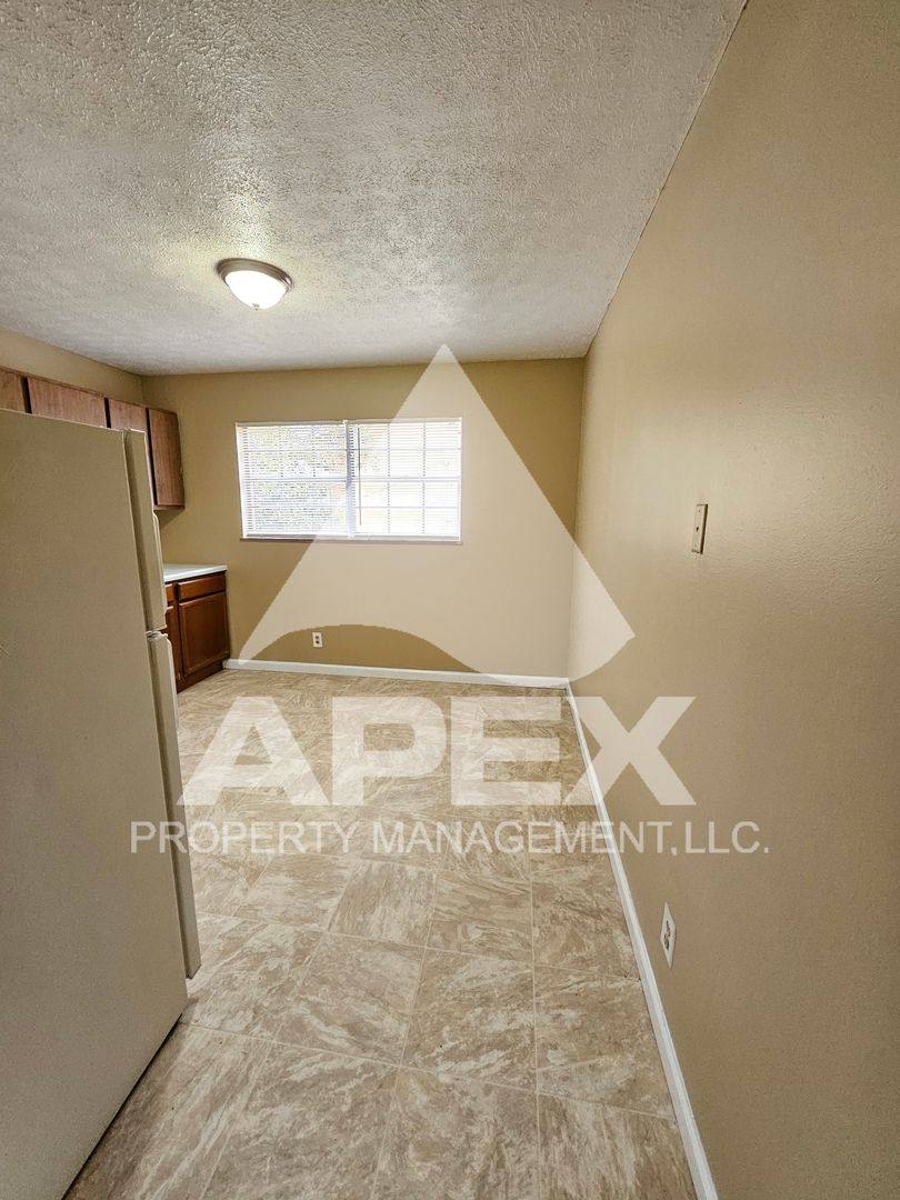 Apartment for rent at 1221 W Parkway Ave, Knoxville, TN 37912