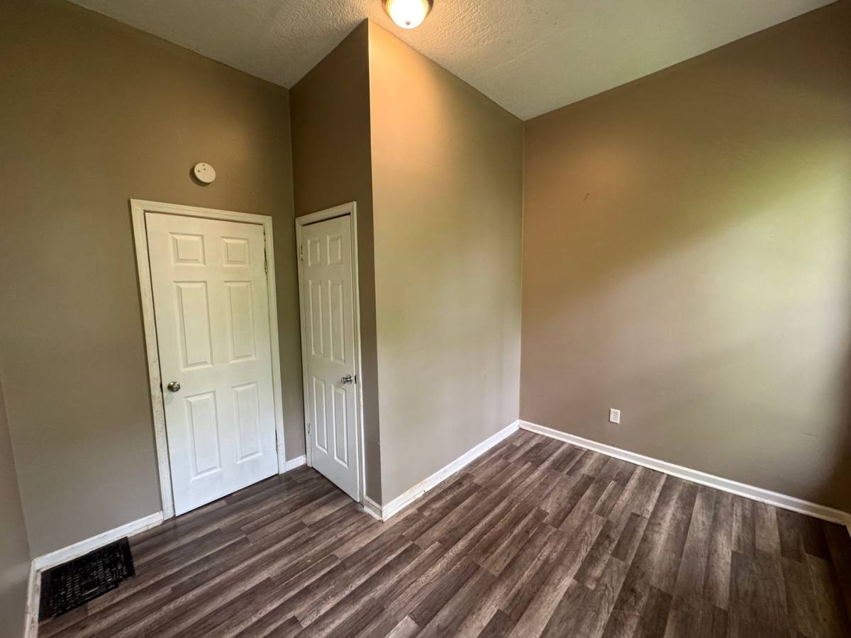 Apartment for rent at 1301 Arlington Ave, Davenport, IA 52803