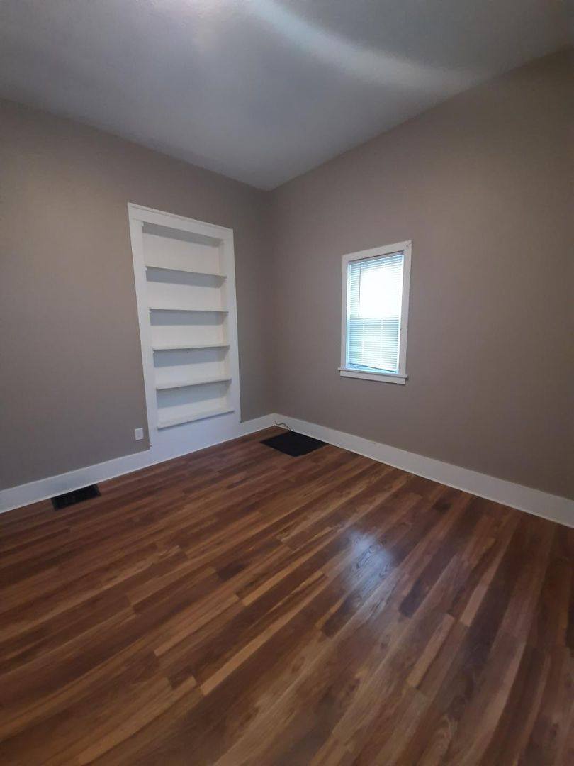 Apartment for rent at 1301 Arlington Ave, Davenport, IA 52803