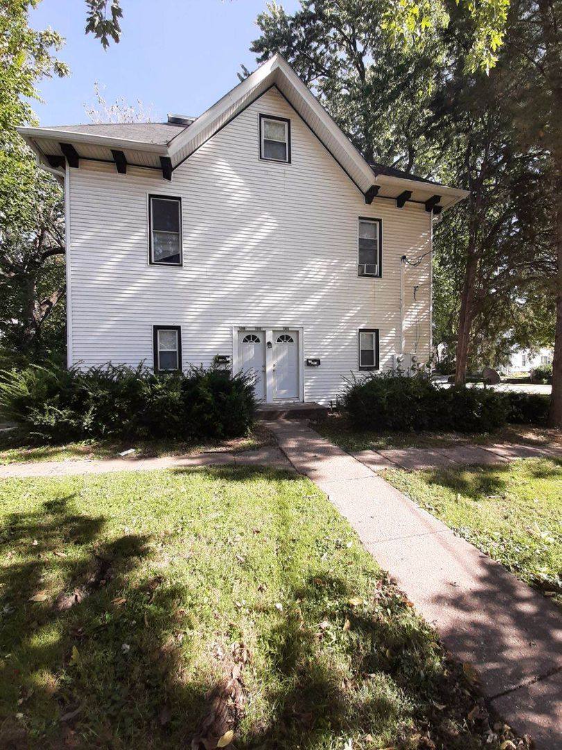 Apartment for rent at 1301 Arlington Ave, Davenport, IA 52803