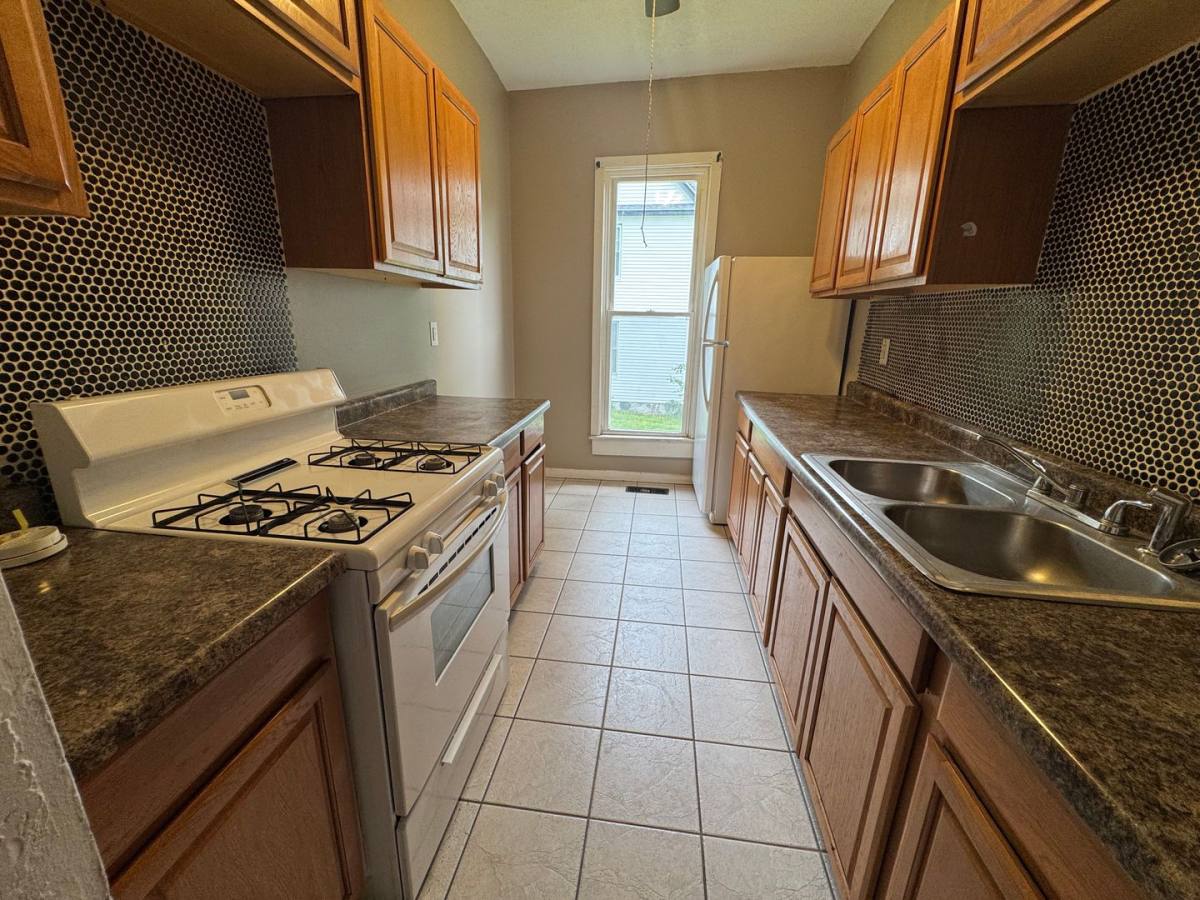 Apartment for rent at 1301 Arlington Ave, Davenport, IA 52803