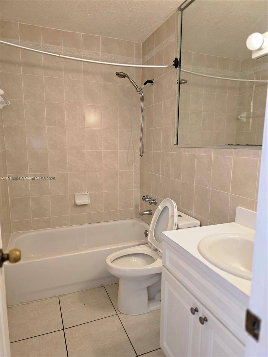Apartment for rent at 7925 SW 104th St #7925201E, Miami, FL 33156