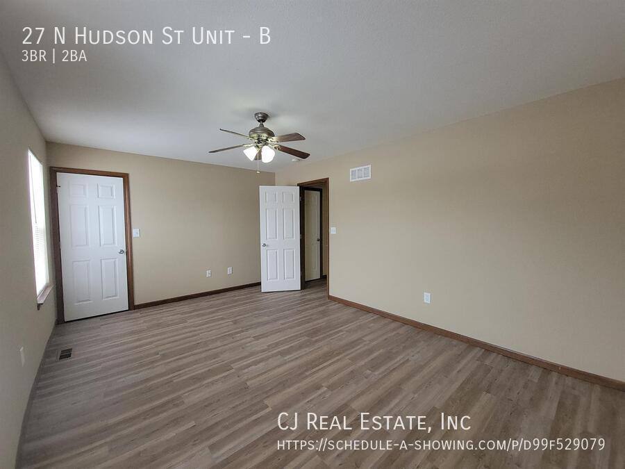 Townhouse for rent at 27 N Hudson St #B, Buckner, MO 64016