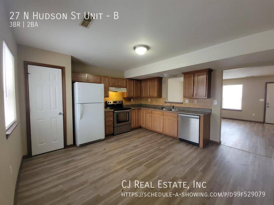 Townhouse for rent at 27 N Hudson St #B, Buckner, MO 64016