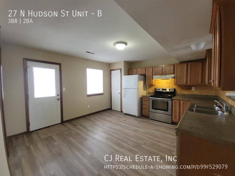 Townhouse for rent at 27 N Hudson St #B, Buckner, MO 64016