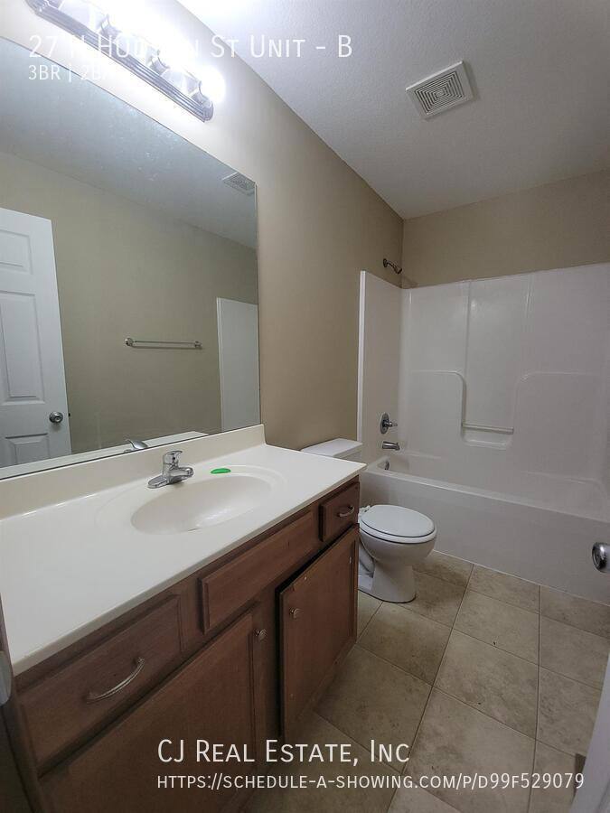 Townhouse for rent at 27 N Hudson St #B, Buckner, MO 64016