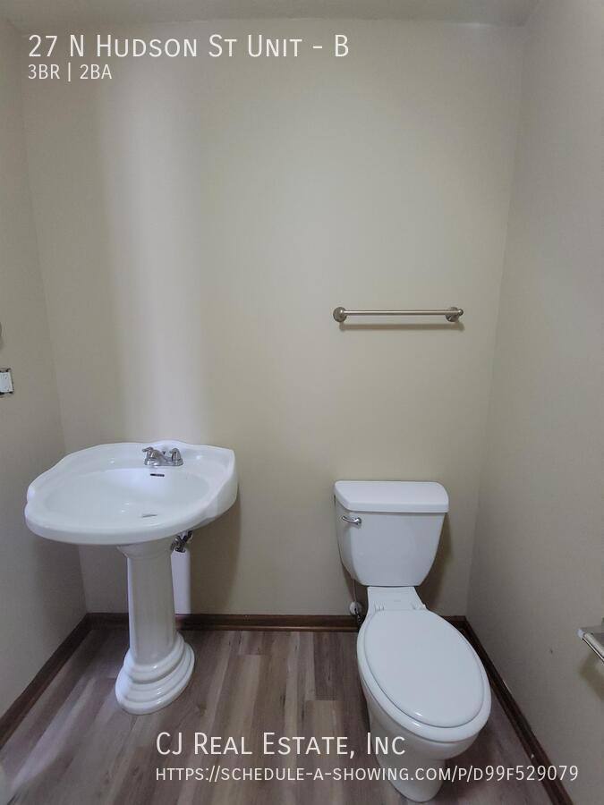 Townhouse for rent at 27 N Hudson St #B, Buckner, MO 64016