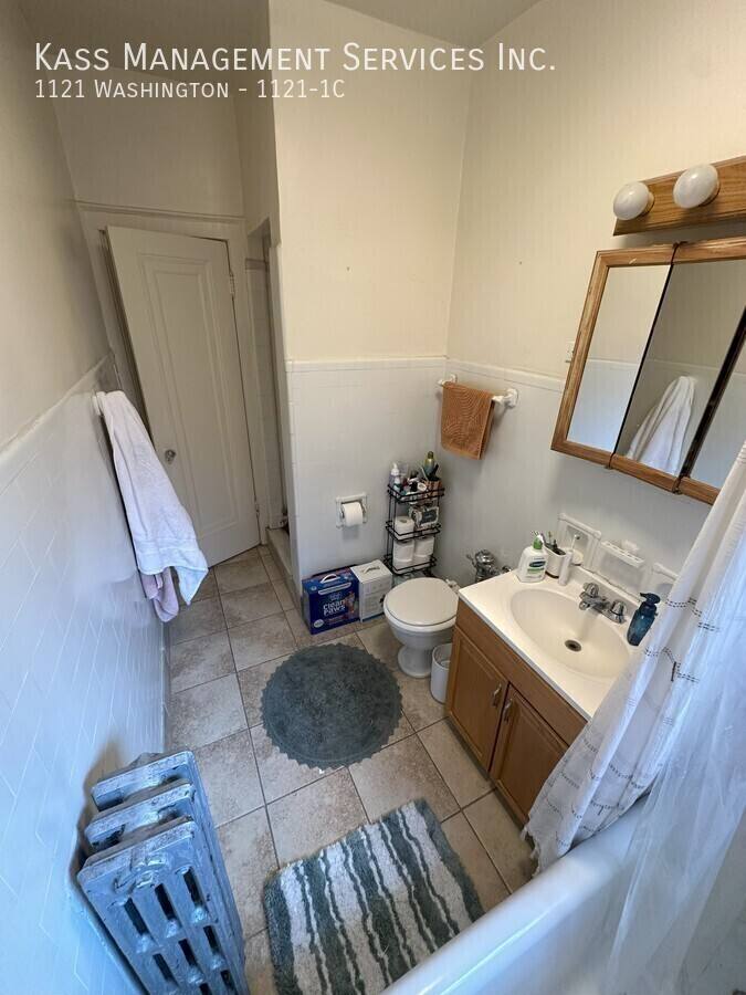 Apartment for rent at 1121 Washington #1C, Oak Park, IL 60302