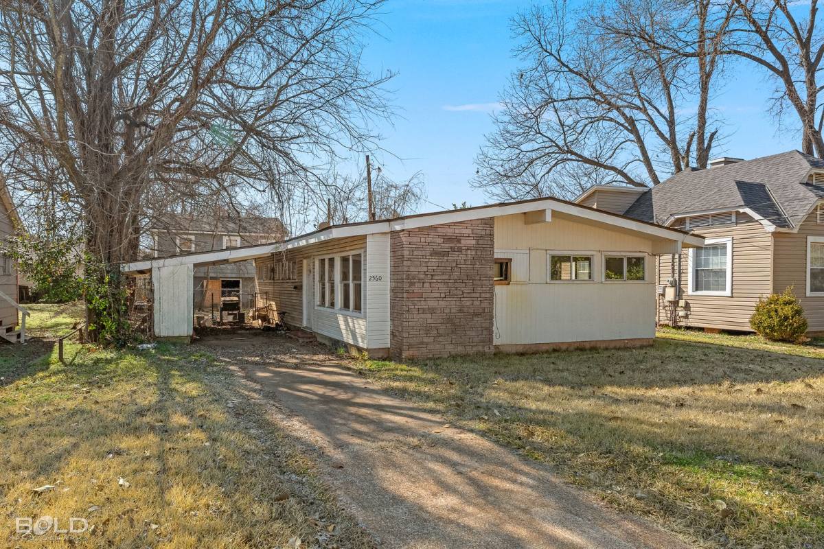 House for rent at 2560 Lamar St, Bossier City, LA 71112