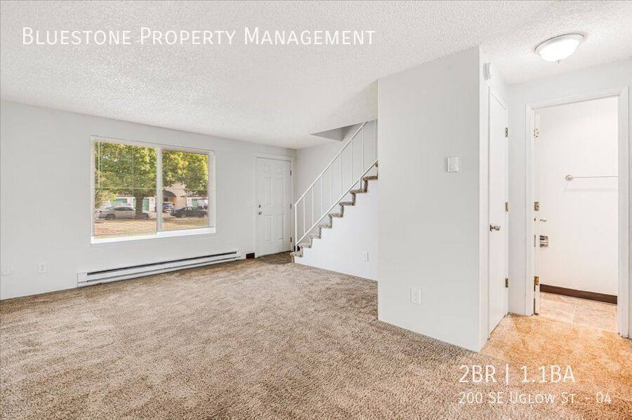 Apartment for rent at 200 SE Uglow St #4, Dallas, OR 97338