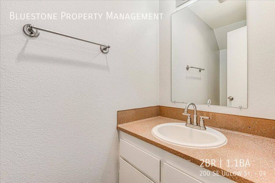 Apartment for rent at 200 SE Uglow St #4, Dallas, OR 97338