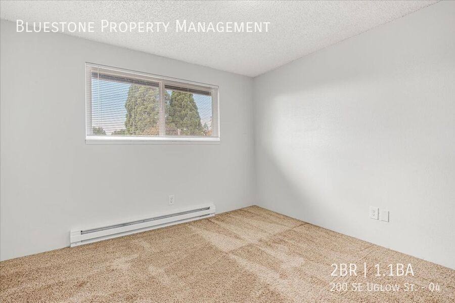 Apartment for rent at 200 SE Uglow St #4, Dallas, OR 97338
