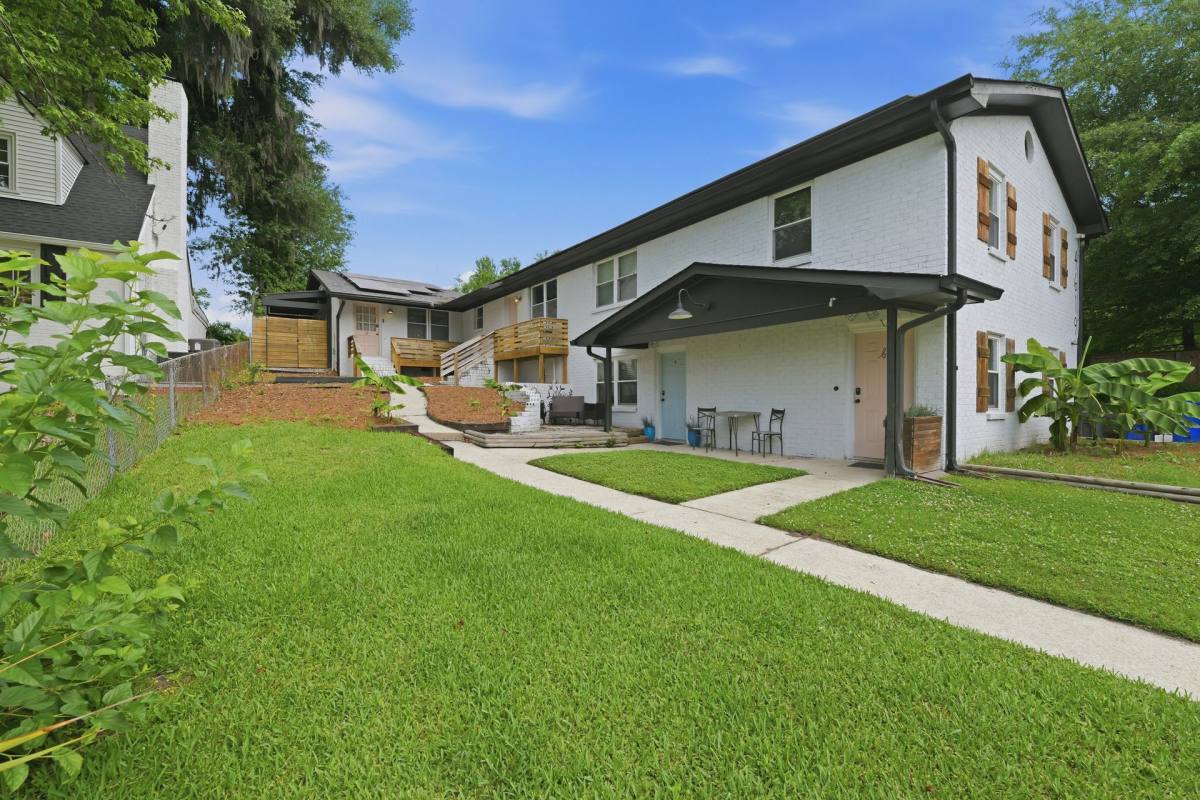Apartment for rent at 4619 Jenkins Ave, North Charleston, SC 29405