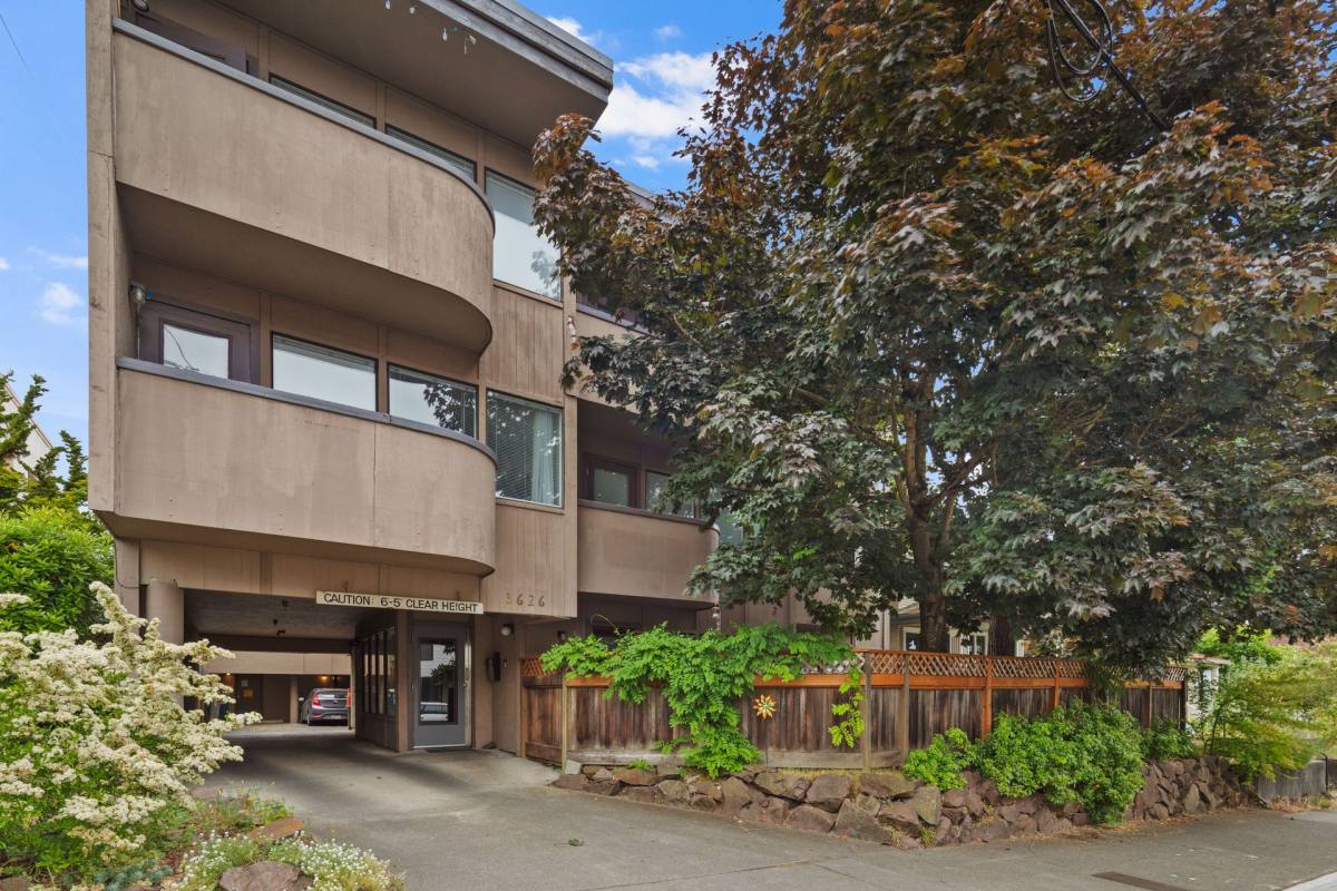 Apartment for rent at 3626 Wallingford Ave N, Seattle, WA 98103