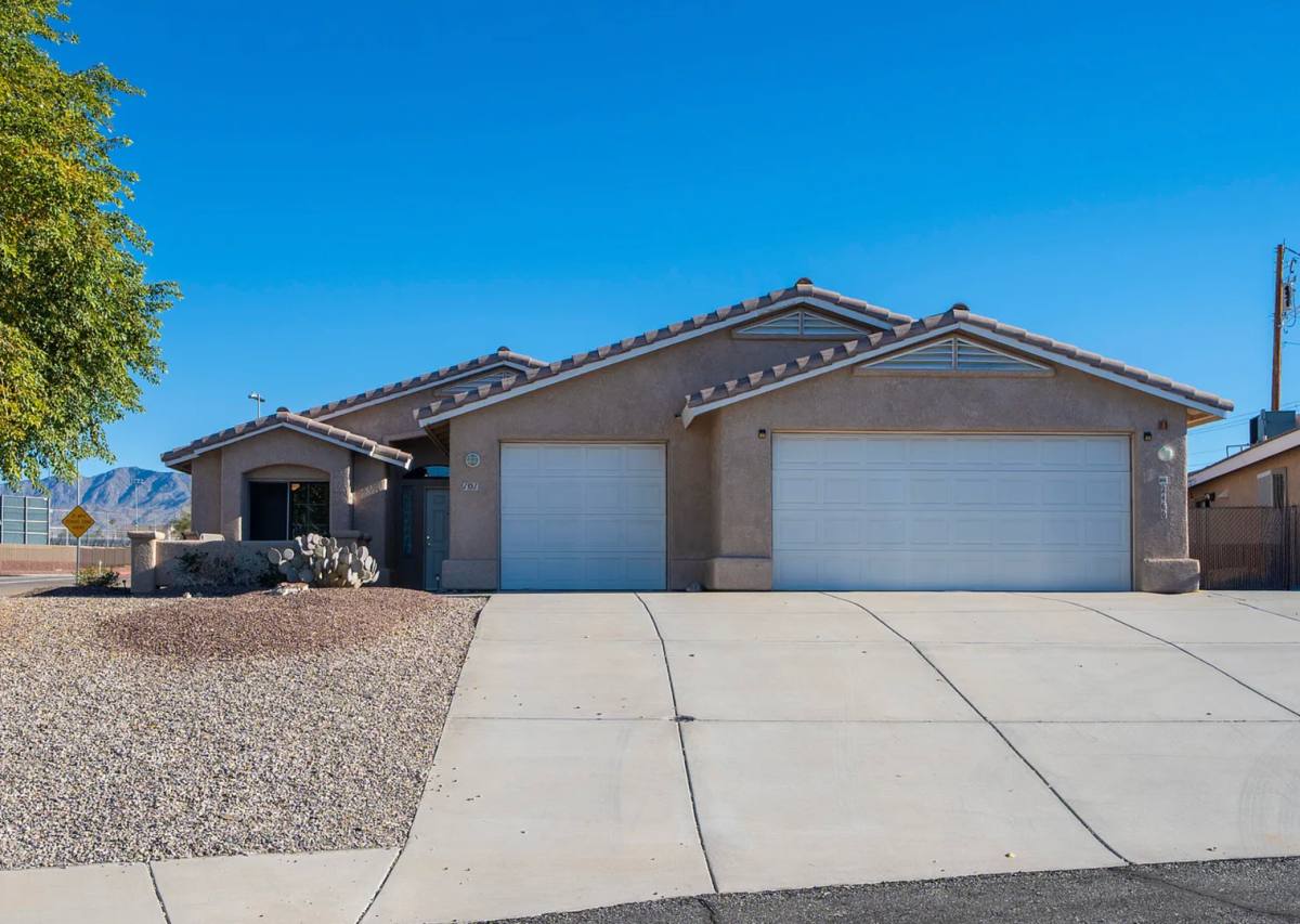House for rent at 2460 Hummingbird Lane #101, Lake Havasu City, AZ 86403