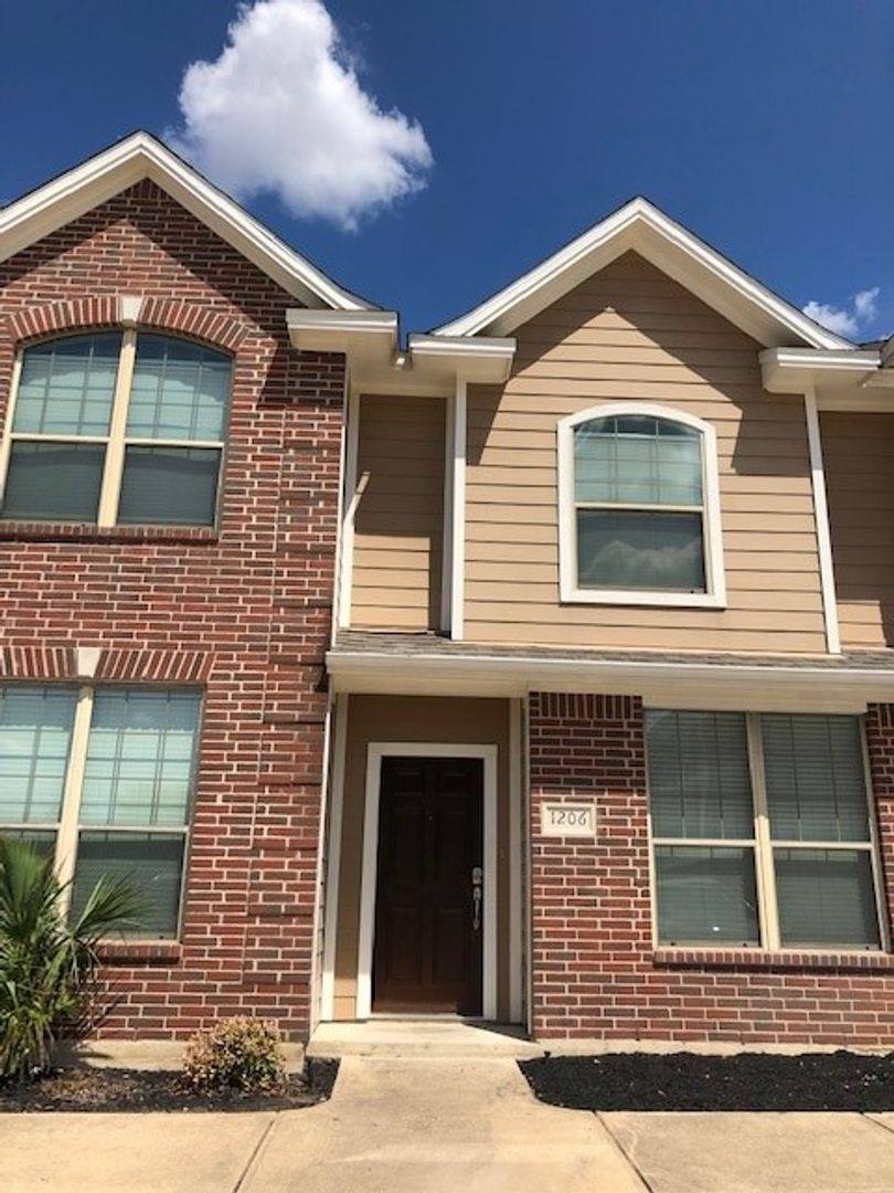 Apartment for rent at 1000 Spring Loop, College Station, TX 77840