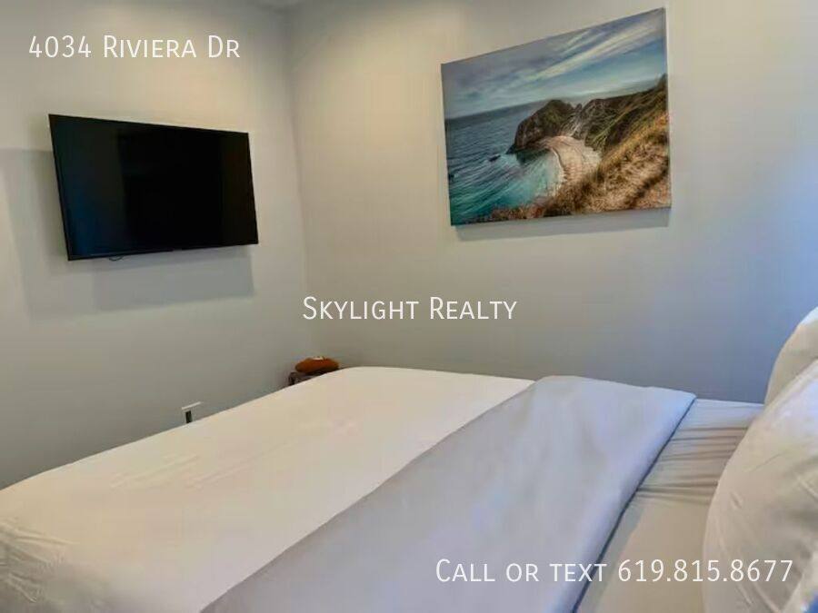 House for rent at 4034 Riviera Dr, San Diego, CA 92109