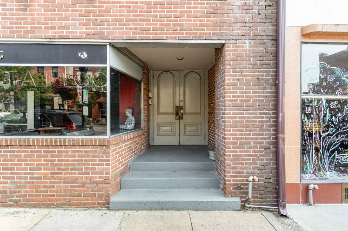 Apartment for rent at 32 W High St, Carlisle, PA 17013