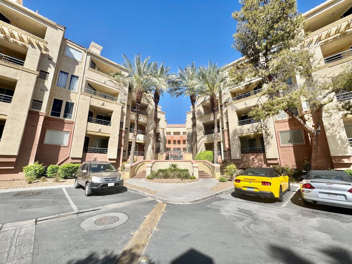 Condo for rent at 260 E Flamingo Rd, Las Vegas, NV 89169