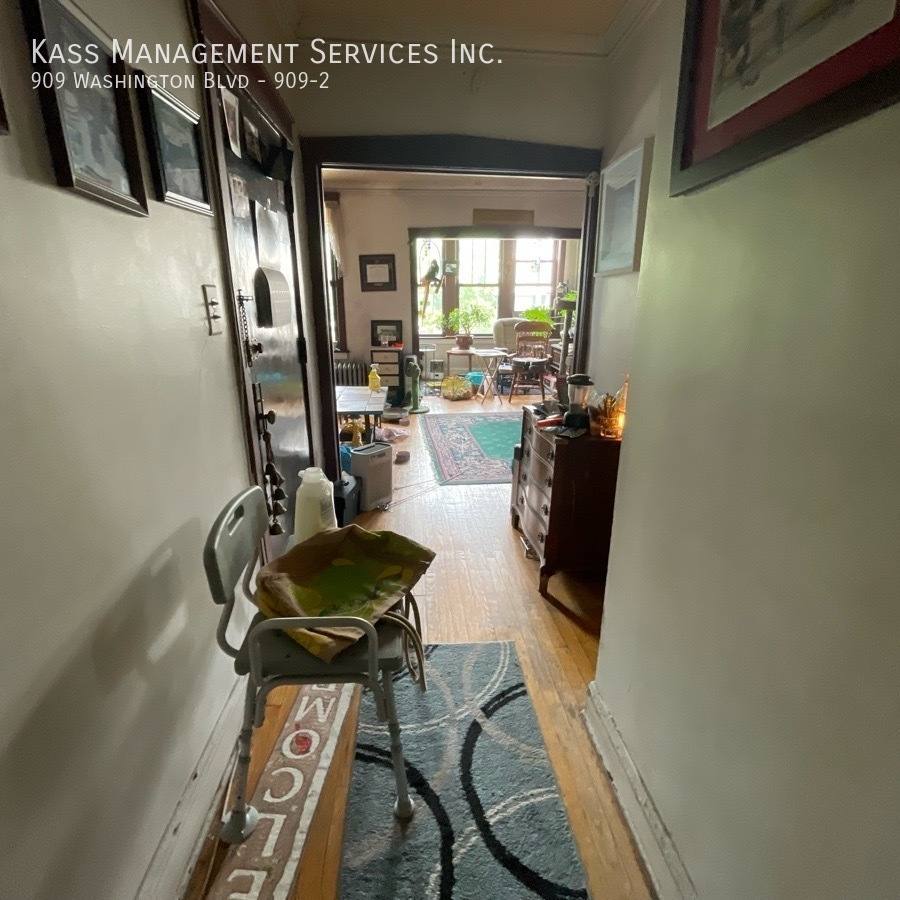Apartment for rent at 909 Washington Blvd #909-2, Oak Park, IL 60302