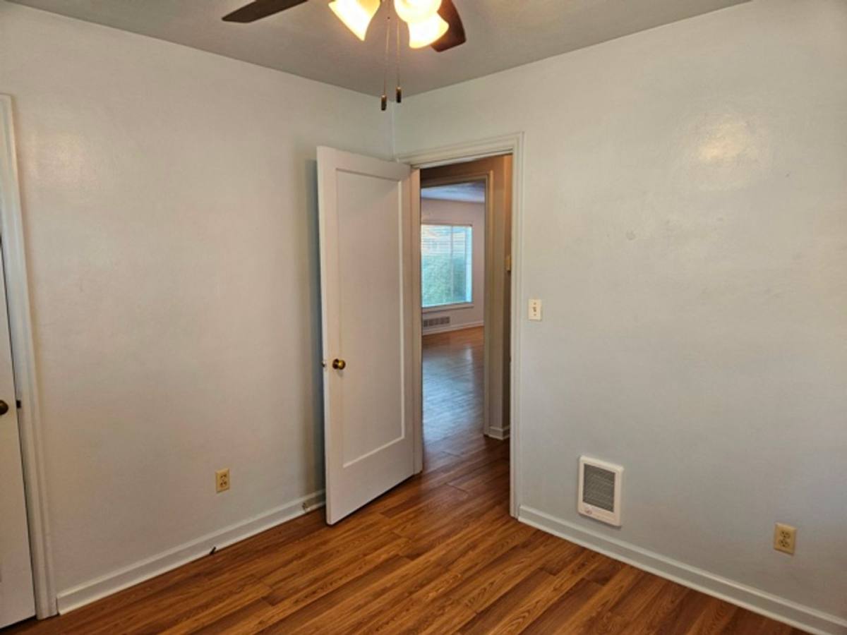 Apartment for rent at 1460-1462 Trade St SE, Salem, OR 97301