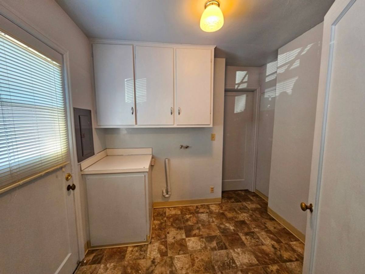 Apartment for rent at 1460-1462 Trade St SE, Salem, OR 97301