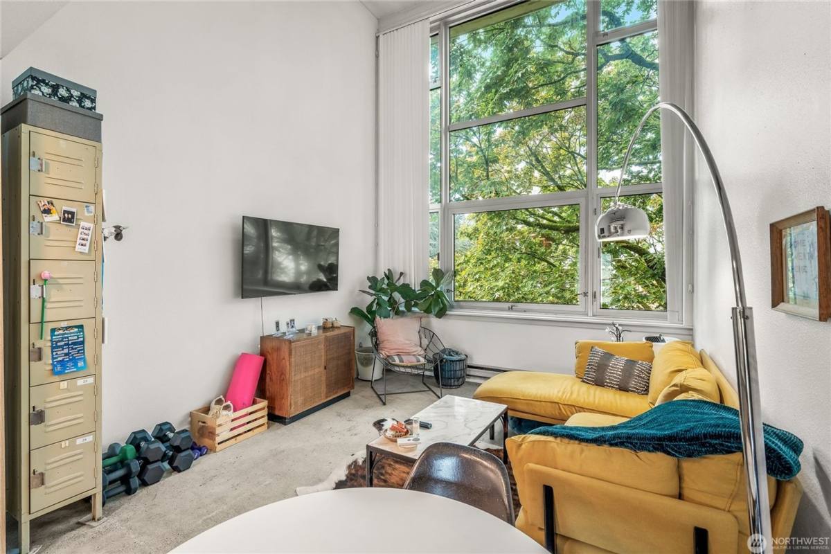 Apartment for rent at 1000 Union St #401, Seattle, WA 98101