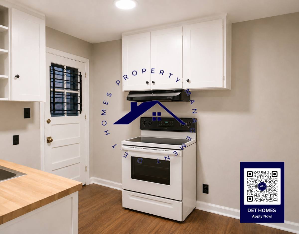 Townhouse for rent at 17550 2nd Ave, Highland Park, MI 48203