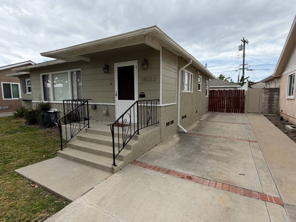 House for rent at 15123 Kornblum Ave, Lawndale, CA 90260