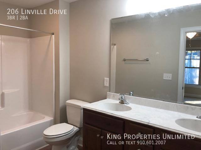 House for rent at 206 Linville Dr, Castle Hayne, NC 28429