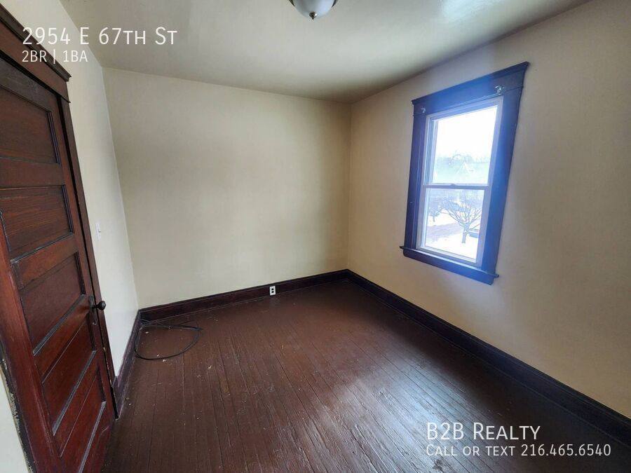 Apartment for rent at 2954 E 67th St, Cleveland, OH 44105