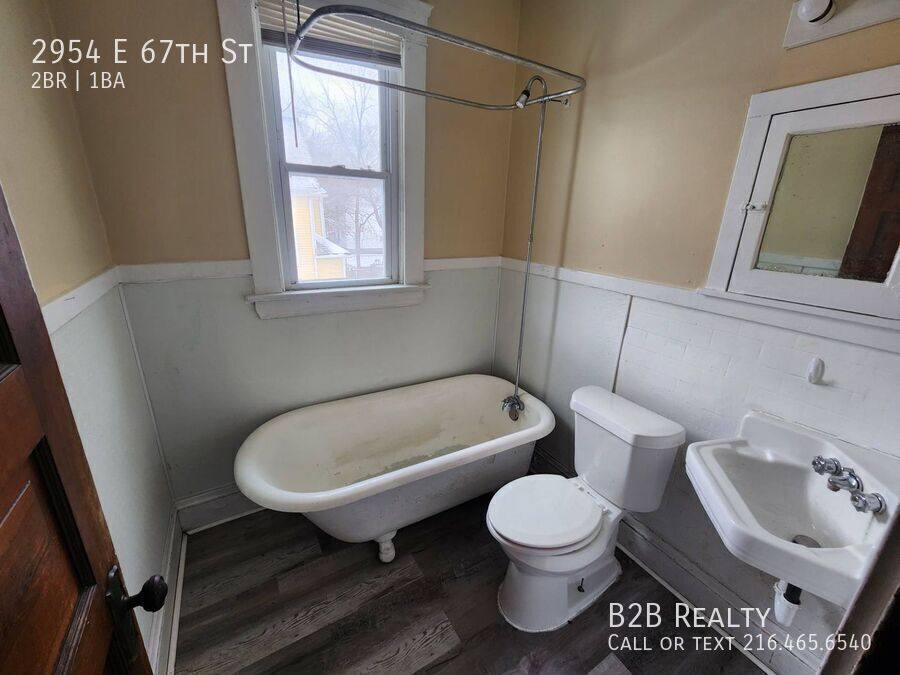 Apartment for rent at 2954 E 67th St, Cleveland, OH 44105