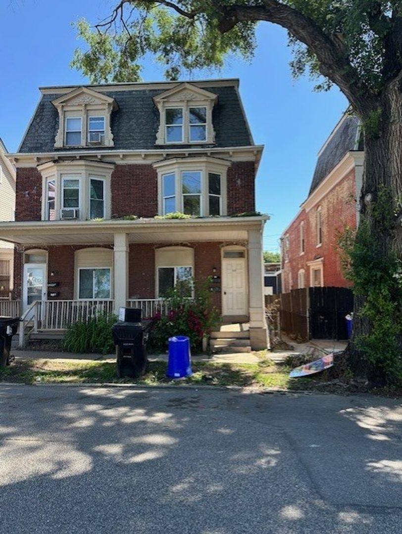 Apartment for rent at 535 S 19th St #1, Harrisburg, PA 17104